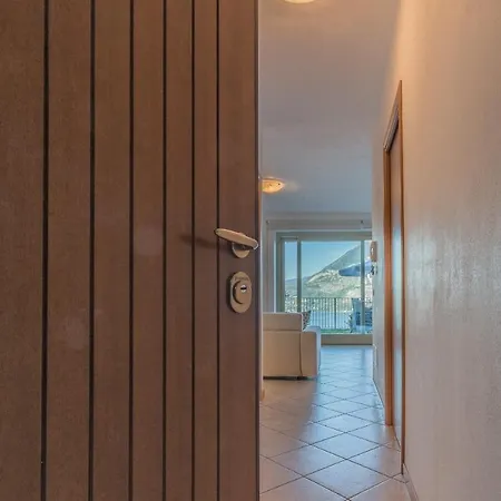 La Dolce Vista Apartment Perledo